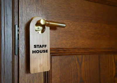 MINISTERO DEL TURISMO – INVITALIA – STAFF HOUSE – TITOLO II – Il contributo per le spese di alloggio dei lavoratori sostenute dalle imprese del settore turistico